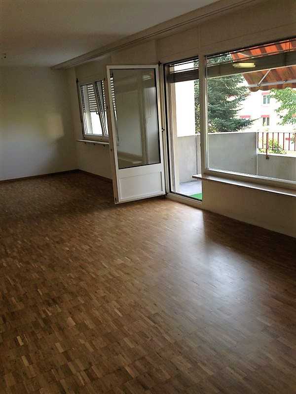 Moderne 3.5-Zimmer-Wohnung mit Balkon in Bellach