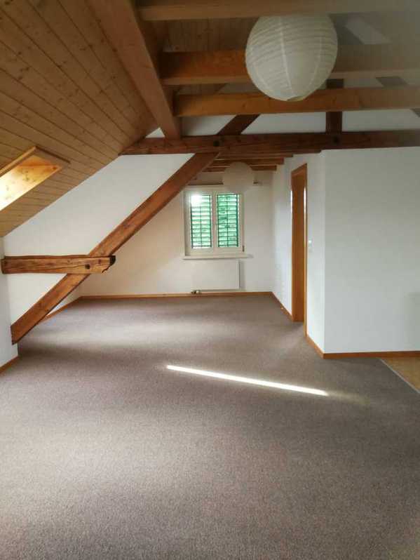 Helle Dachwohnung in Seegaster mit Bergsicht 8730 Uznach