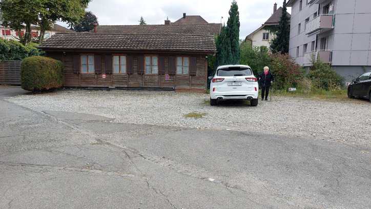 Charmantes 2-Zimmer Holzhaus in Biel zu verkaufen